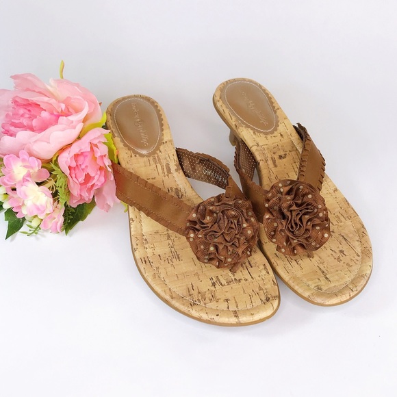 lindsay phillips kitten heel